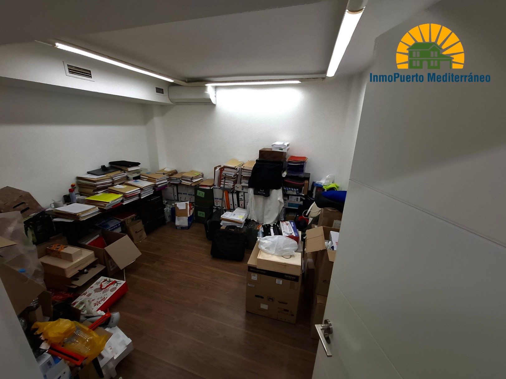 Lokal, das für Büros in der besten Handelszone von Benidorm vorgesehen ist.