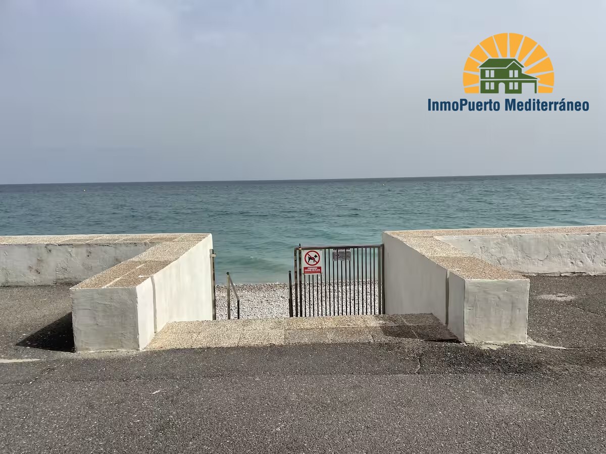 Apto. primera línea acceso directo playa Cap Negret