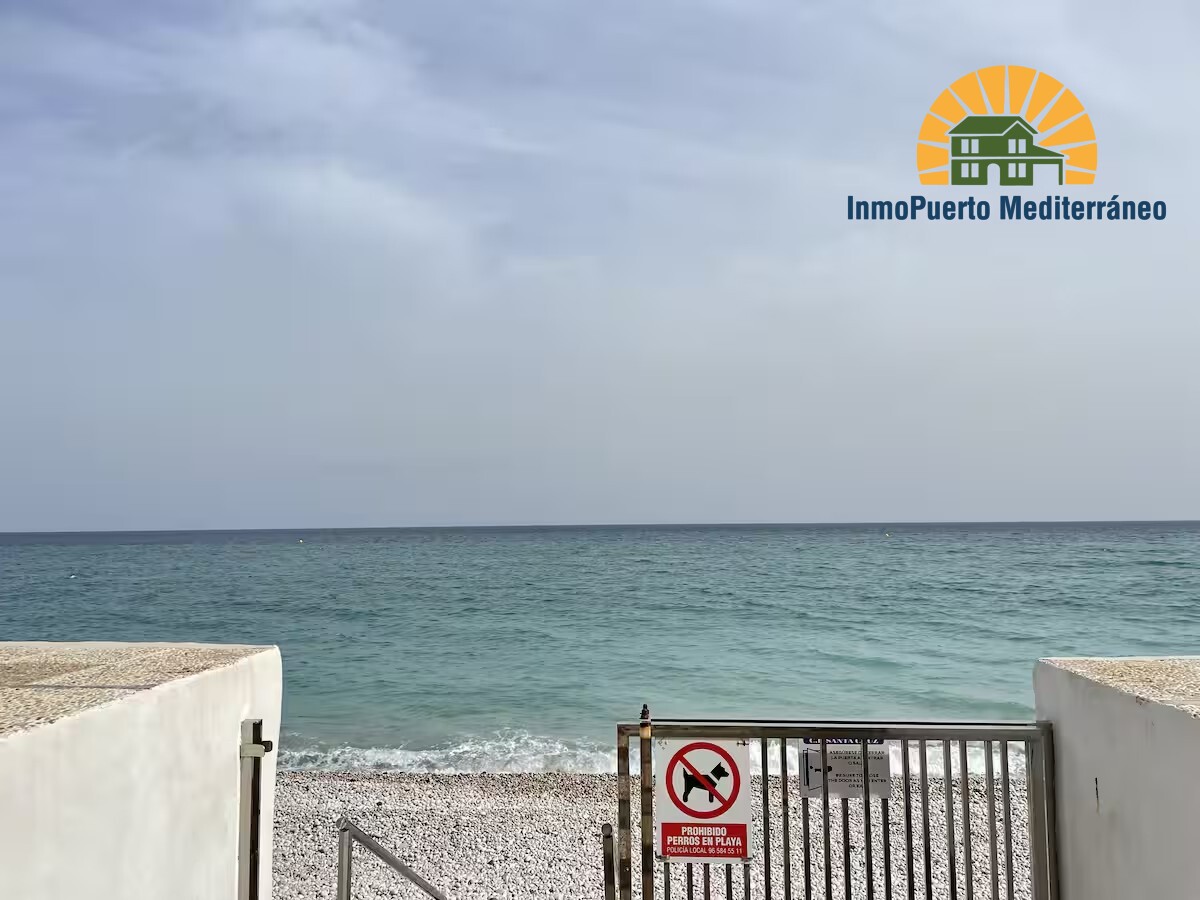 Apto. primera línea acceso directo playa Cap Negret