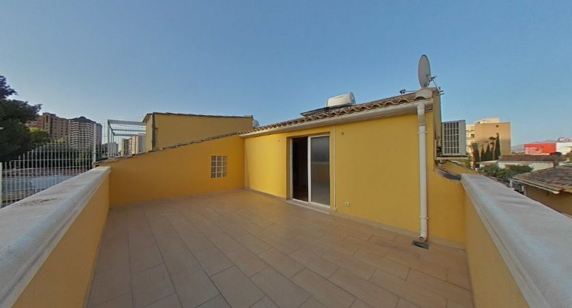 Maison mitoyenne entre Cala et C.C. Finestrat