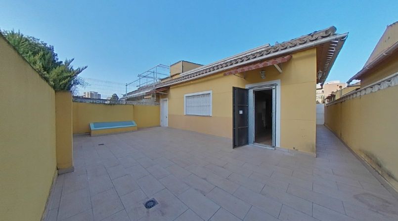 Maison mitoyenne entre Cala et C.C. Finestrat
