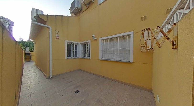 Maison mitoyenne entre Cala et C.C. Finestrat