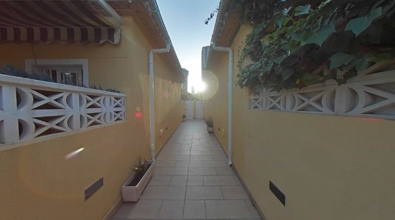 Maison mitoyenne entre Cala et C.C. Finestrat