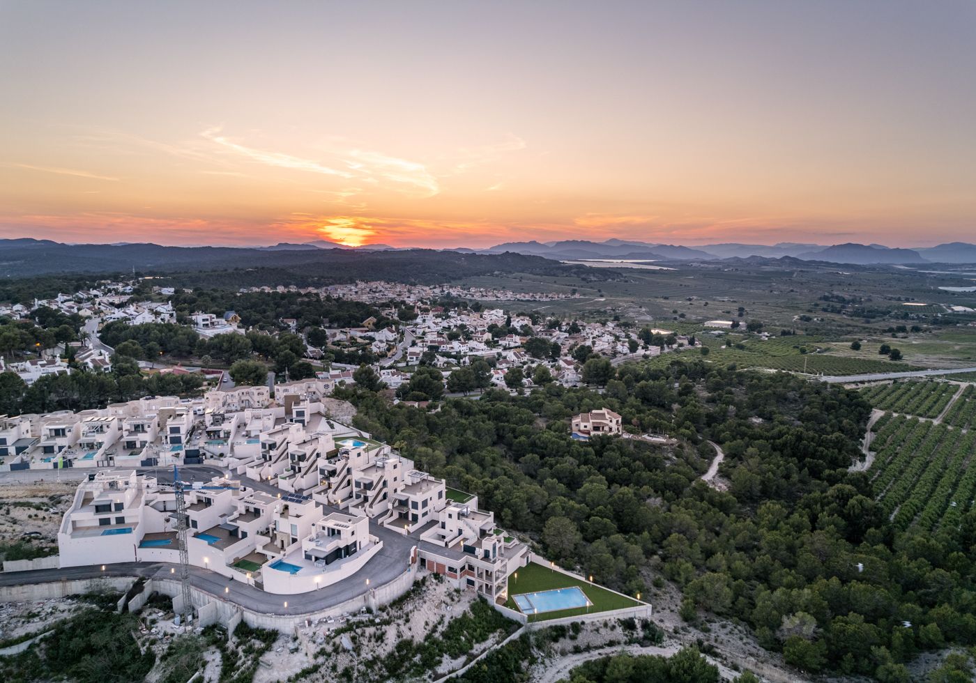 Maisons méditerranéennes au style unique à deux pas de la mer et de la montagne, entourées d'harmonie !!!!