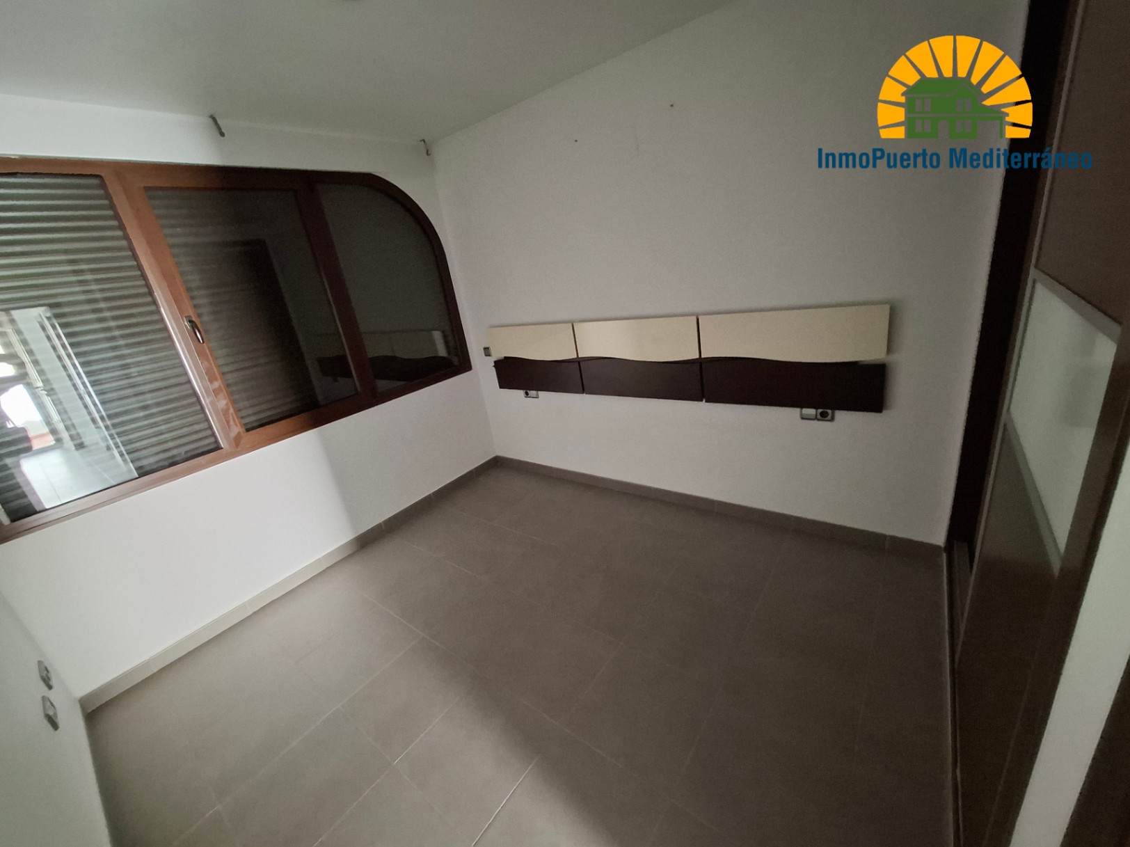 Bungalow con piscina y vistas al mar y al Peñón de Ifach