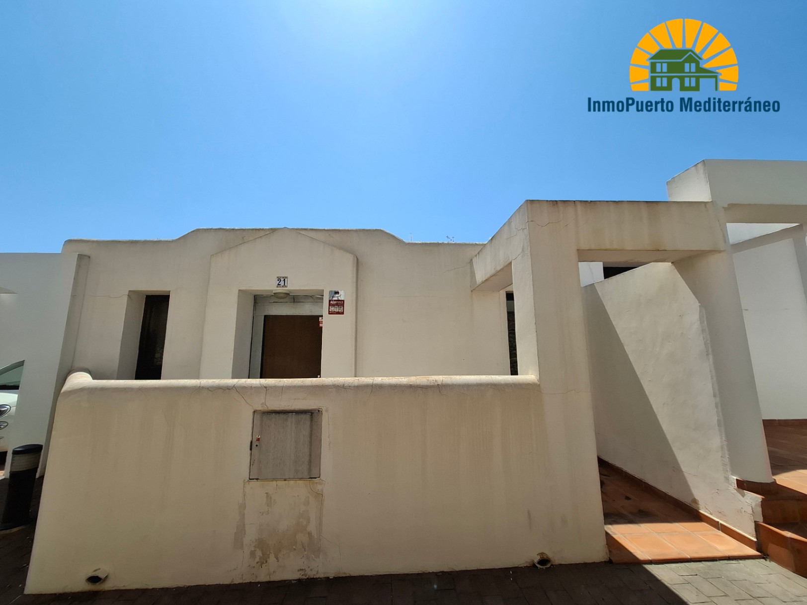 Bungalow con piscina y vistas al mar y al Peñón de Ifach