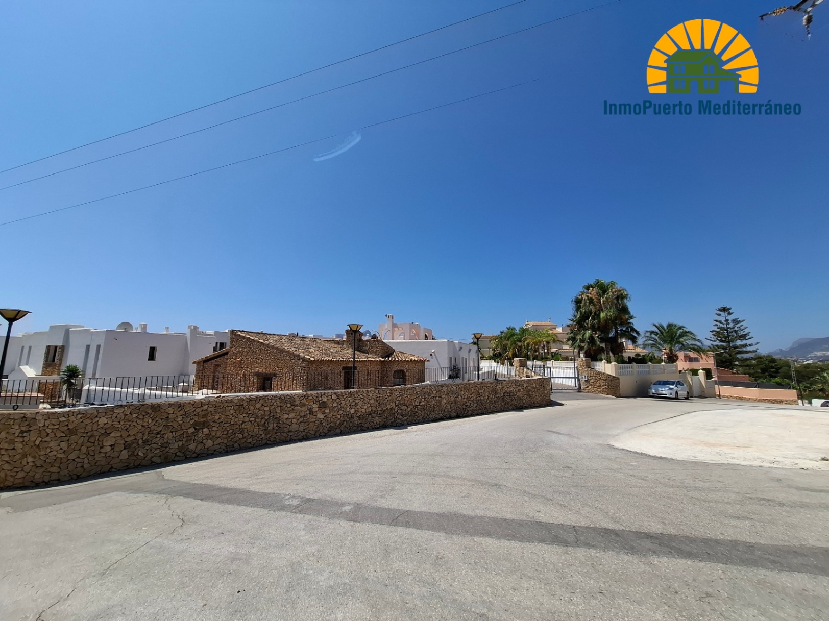 Bungalow con piscina y vistas al mar y al Peñón de Ifach