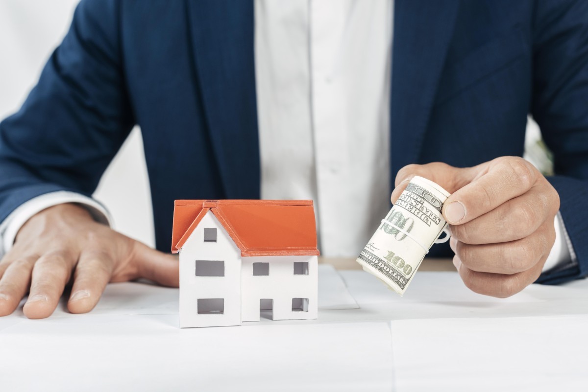 ¿Cuánto dinero se puede pagar en efectivo para comprar una casa?